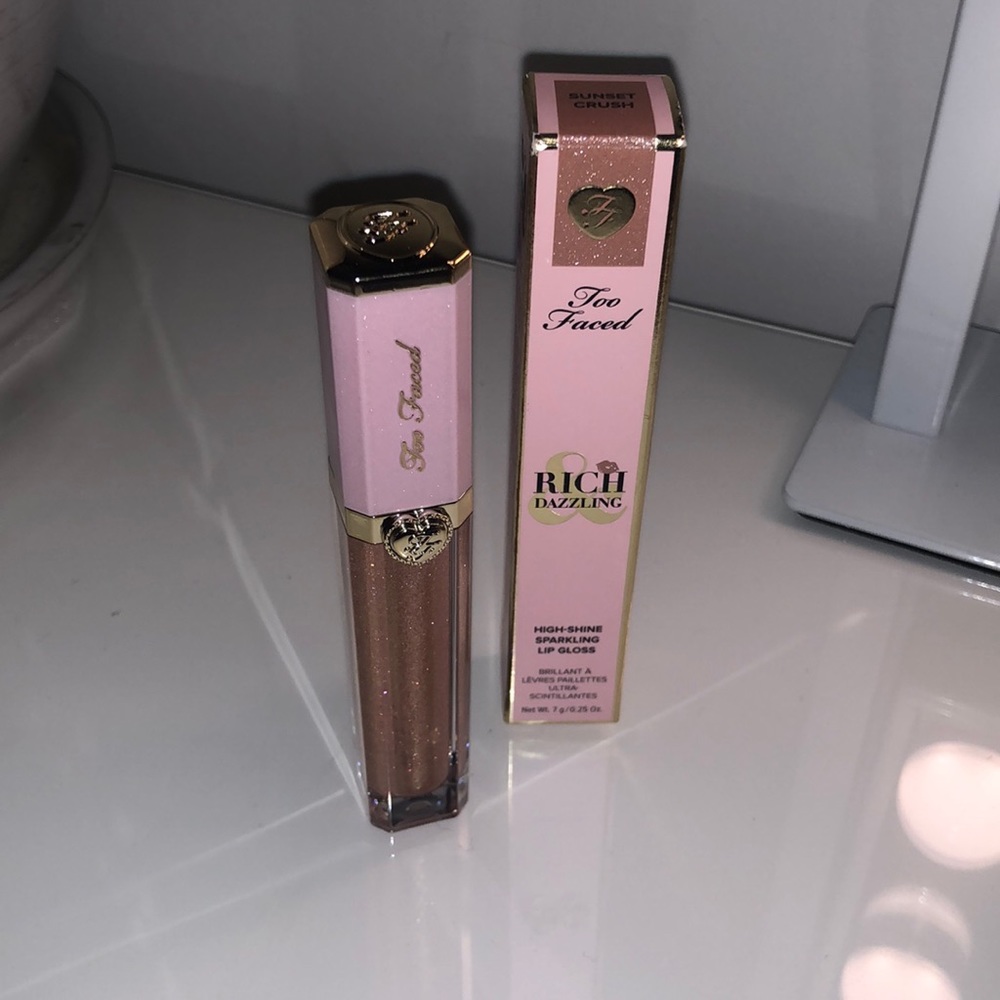 Too Faced high shine sparkling lipgloss